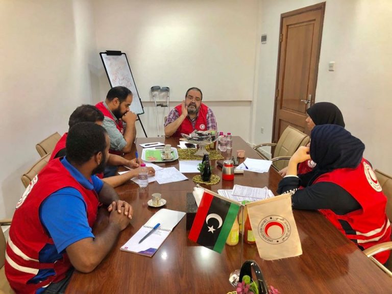 الإجتماع الأول للجنة التنسيقية المؤقتة لمكتب الشباب والعمل التطوعي بفرع الهلال الاحمر بنغازي.