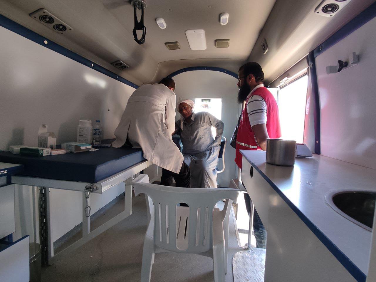 وحدة القوافل الطبية الهلال الأحمر فرع بنغازي بإرسال قافلة طبية إلى منطقة الجرير